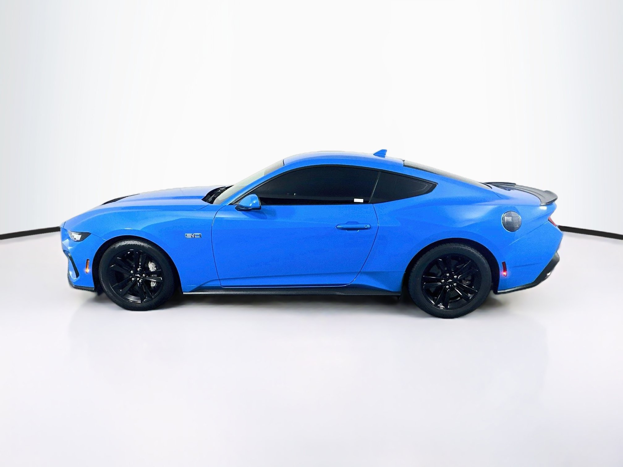 Used 2024 Ford Mustang GT RWD image 4