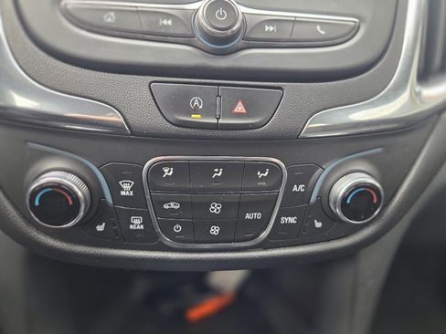 Certified 2023 Chevrolet Equinox LT w/ Driver Convenience Package image 37