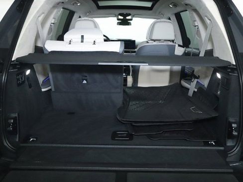 Used 2023 BMW X7 M60i image 38