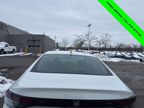 Certified 2023 Honda Accord EX image 4
