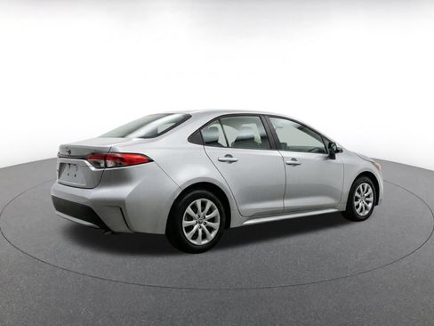 Used 2025 Toyota Corolla LE FWD image 9