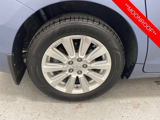 Used 2017 Toyota Sienna Limited Premium AWD/4WD image 7