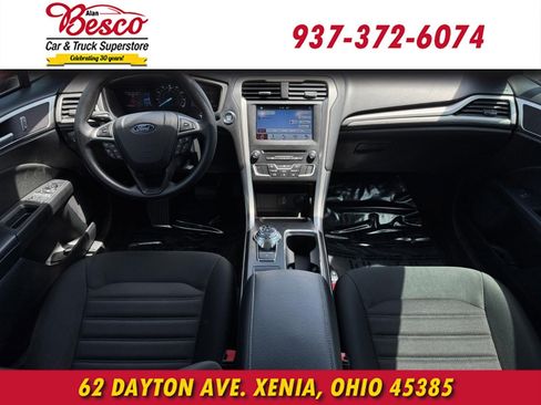 Used 2018 Ford Fusion SE w/ Fusion SE Technology Package FWD image 8