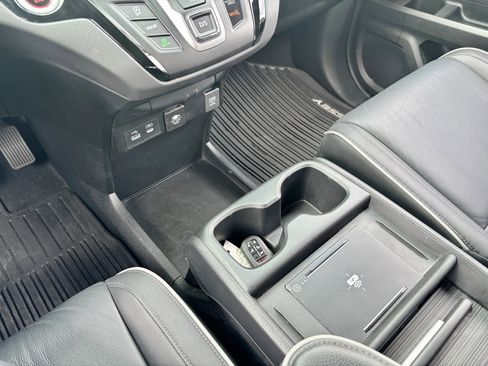Used 2025 Honda Odyssey Touring image 18