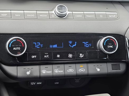 Used 2024 Hyundai Elantra SEL w/ Convenience Package FWD image 31