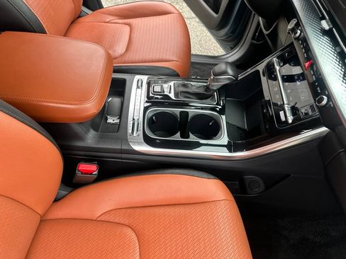 Used 2024 Kia Carnival SX Prestige FWD image 35