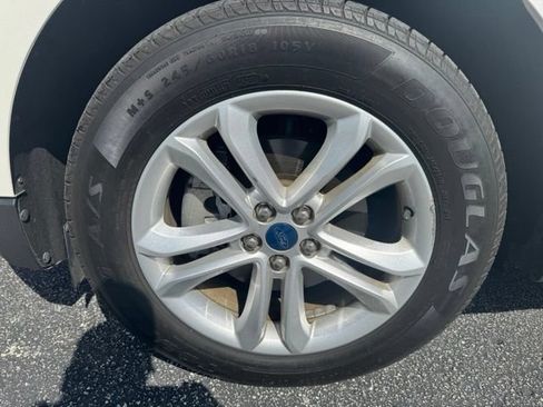 Used 2019 Ford Edge SEL w/ Equipment Group 201A FWD image 7