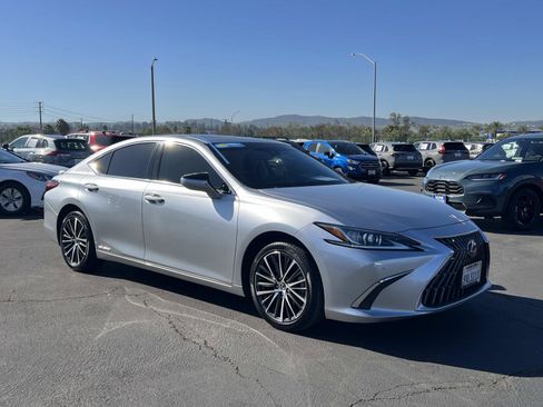 Used 2022 Lexus ES 300h w/ Premium Package image 30