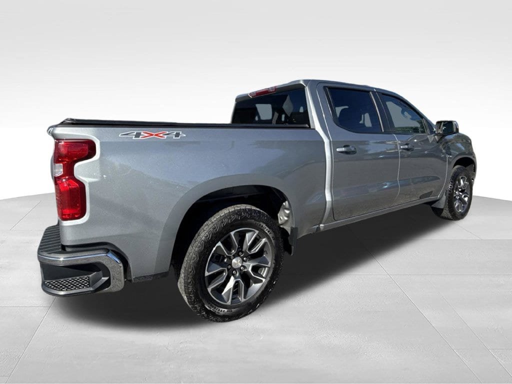 Used 2024 Chevrolet Silverado 1500 LT AWD/4WD image 9