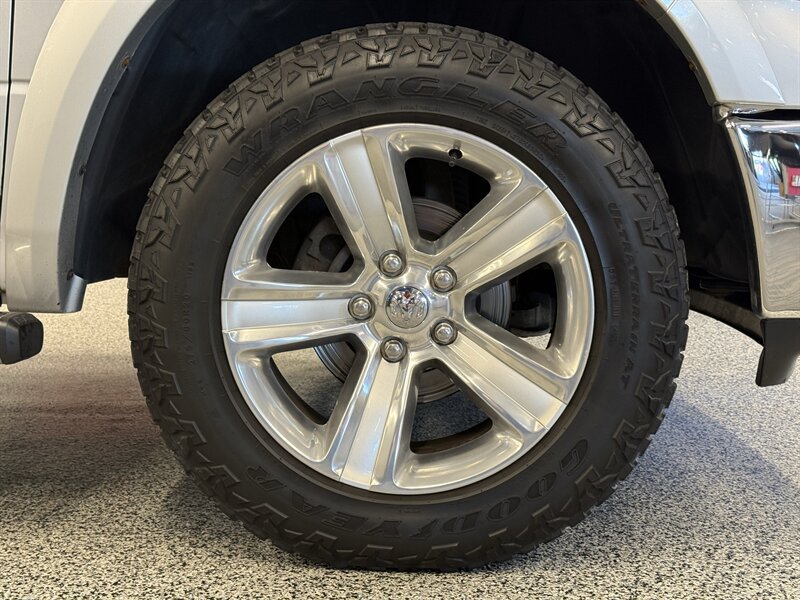 Used 2013 RAM 1500 Laramie w/ Convenience Group AWD/4WD image 10