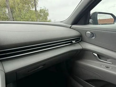 Used 2023 Hyundai Elantra SEL FWD image 27