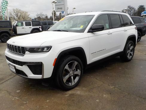 New 2026 Jeep Grand Cherokee Limited image 1