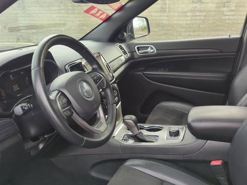 Used 2022 Jeep Grand Cherokee Laredo X image 13