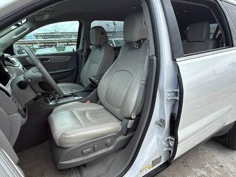 Used 2016 Chevrolet Traverse LTZ AWD/4WD image 23