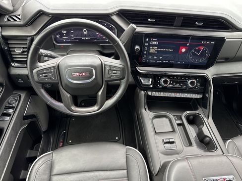 Used 2024 GMC Sierra 2500 AT4X image 18