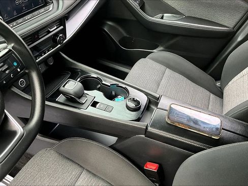 Certified 2023 Nissan Rogue SV AWD/4WD image 18