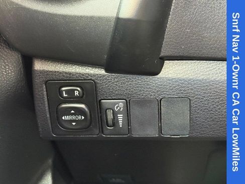Used 2019 Toyota Corolla SE w/ SE Premium Package FWD image 29
