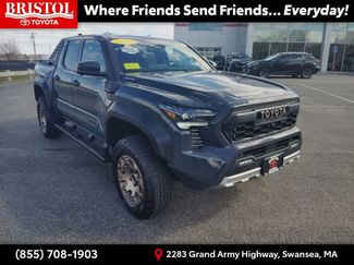 Used 2025 Toyota Tacoma Trailhunter video 1
