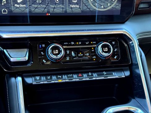 Used 2024 GMC Sierra 2500 Denali Ultimate image 32