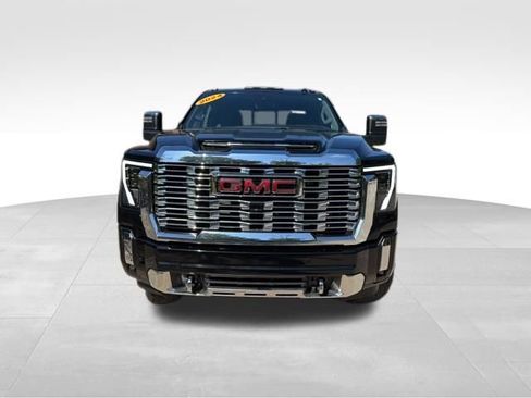 Used 2024 GMC Sierra 2500 Denali w/ Denali Reserve Package AWD/4WD image 2