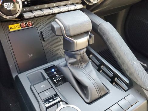 Used 2025 Toyota Tacoma Limited image 22