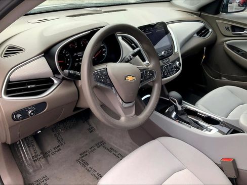 Certified 2025 Chevrolet Malibu LT image 34