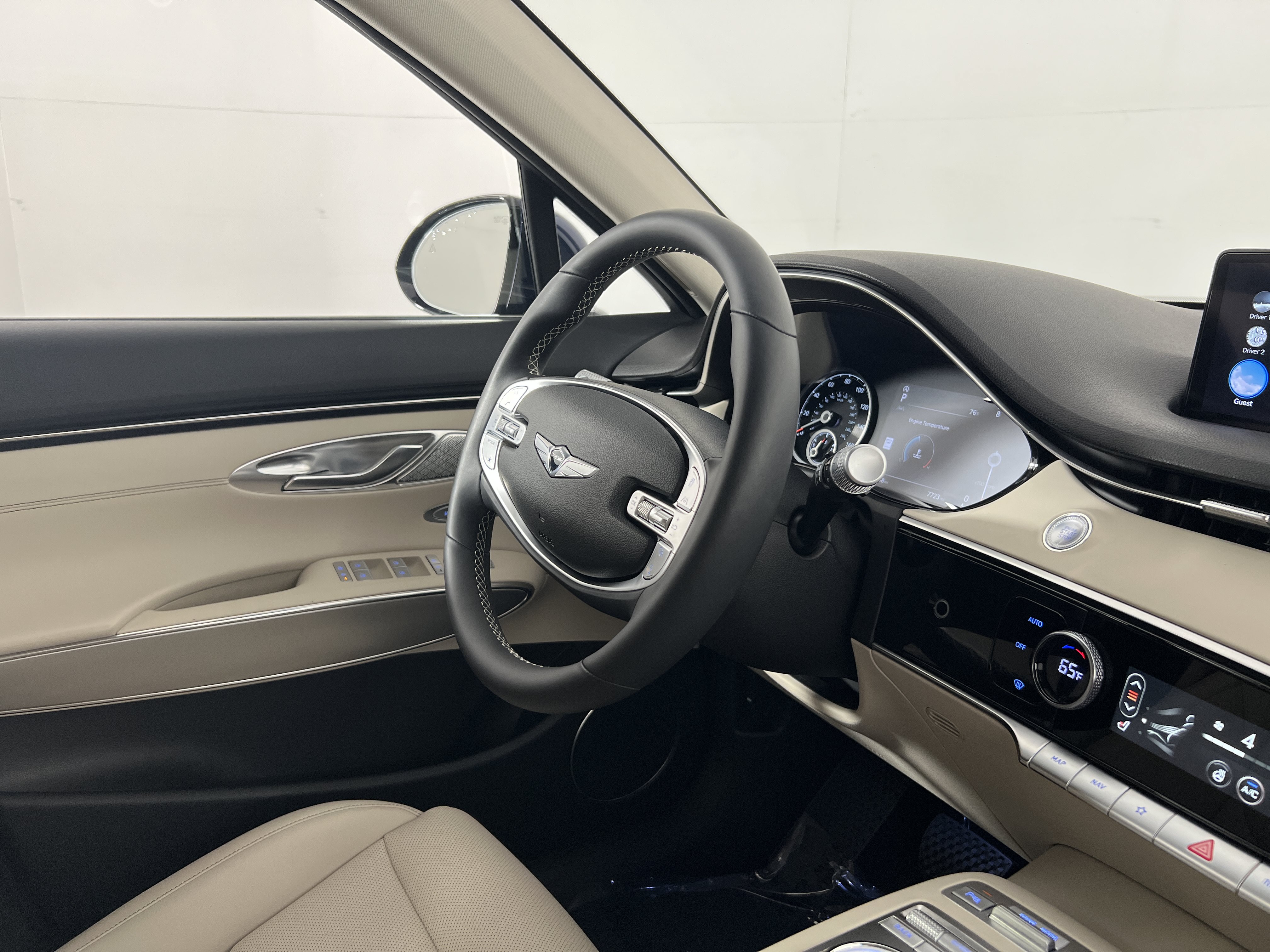 Used 2024 Genesis GV70 2.5T w/ Select Package AWD/4WD image 10