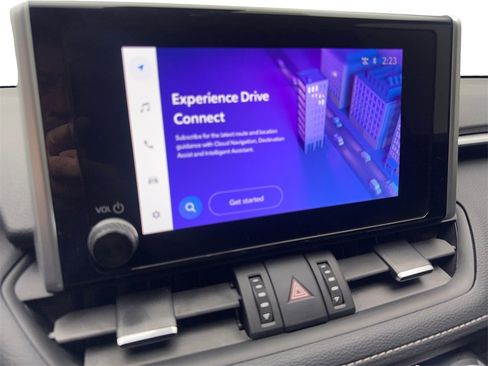 Used 2024 Toyota RAV4 XLE Premium image 63