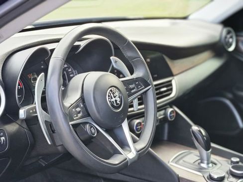 Used 2017 Alfa Romeo Giulia Ti w/ TI 19" Sport Package image 12