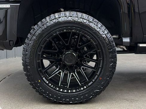 Used 2025 GMC Sierra 3500 Denali w/ Denali Reserve Package image 10