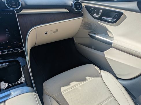 Used 2022 Mercedes-Benz C 300 Sedan image 15