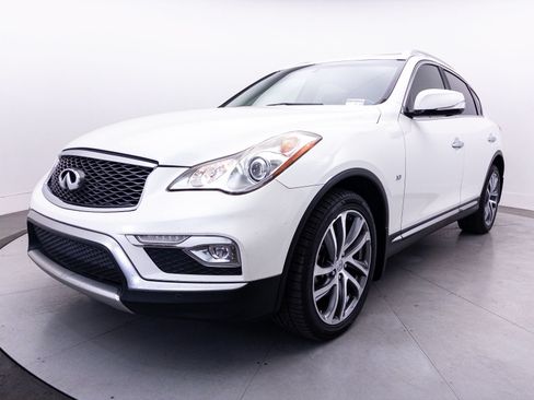 Used 2017 INFINITI QX50 2WD w/ Deluxe Touring Package image 9