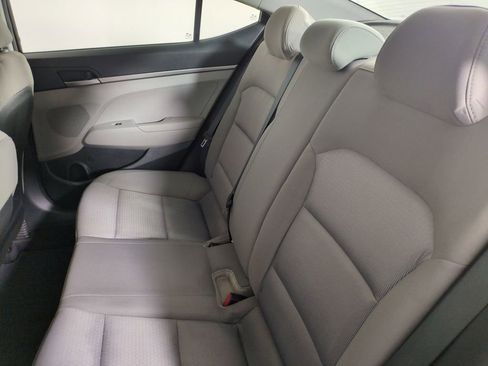 Used 2017 Hyundai Elantra SE image 23