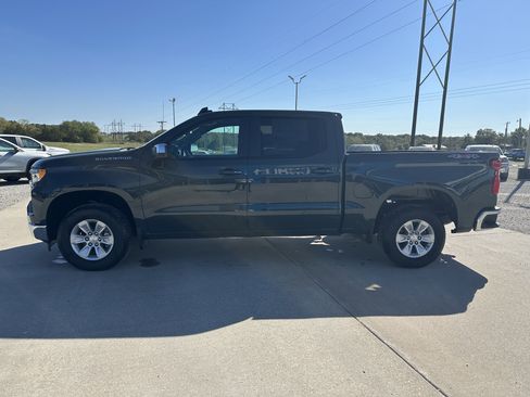Used 2025 Chevrolet Silverado 1500 LT image 4