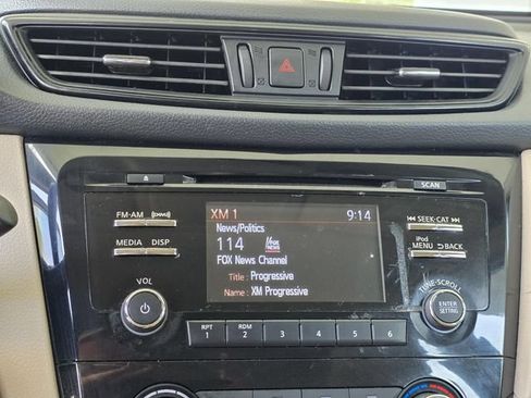 Used 2017 Nissan Rogue S FWD image 14