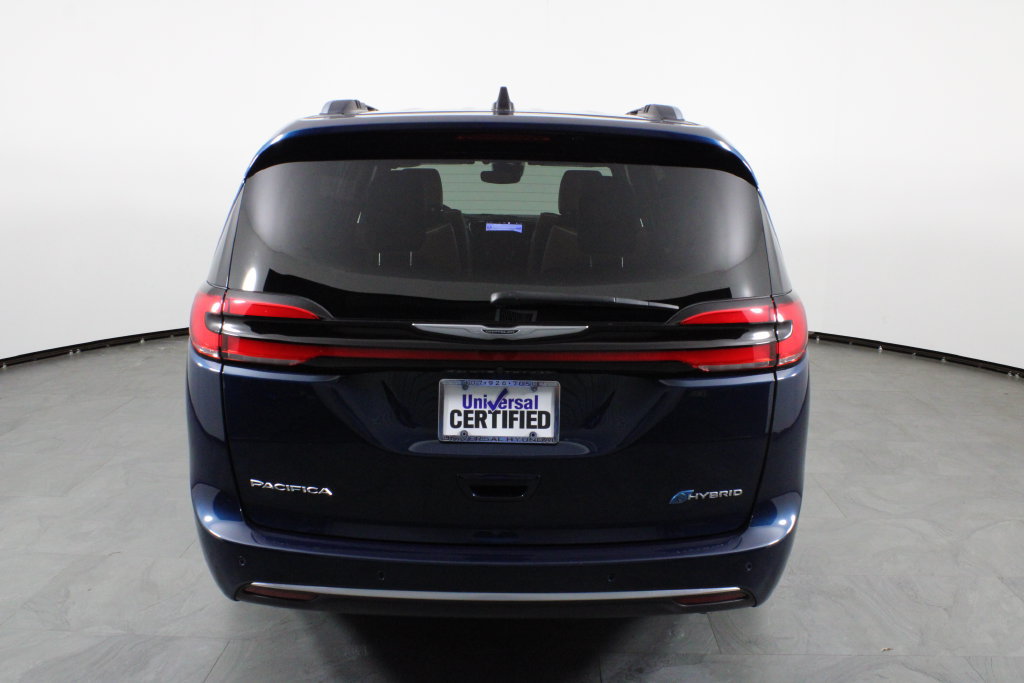 Used 2025 Chrysler Pacifica Pinnacle FWD image 9
