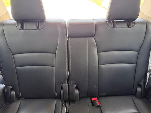 Used 2017 Honda Pilot Touring image 19