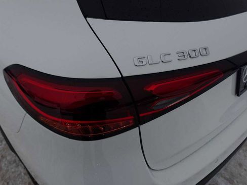 Used 2026 Mercedes-Benz GLC 300 4MATIC image 11