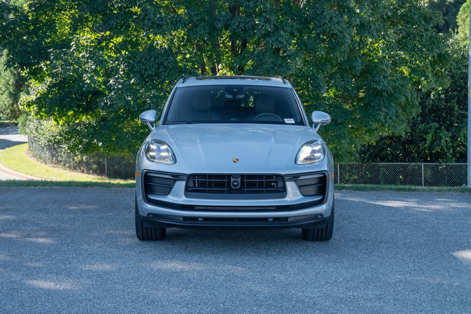 Certified 2026 Porsche Macan AWD/4WD image 10