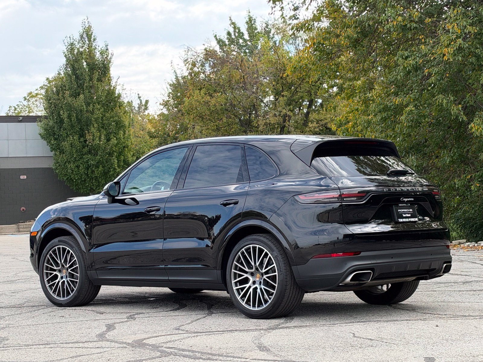 Certified 2023 Porsche Cayenne AWD/4WD image 3