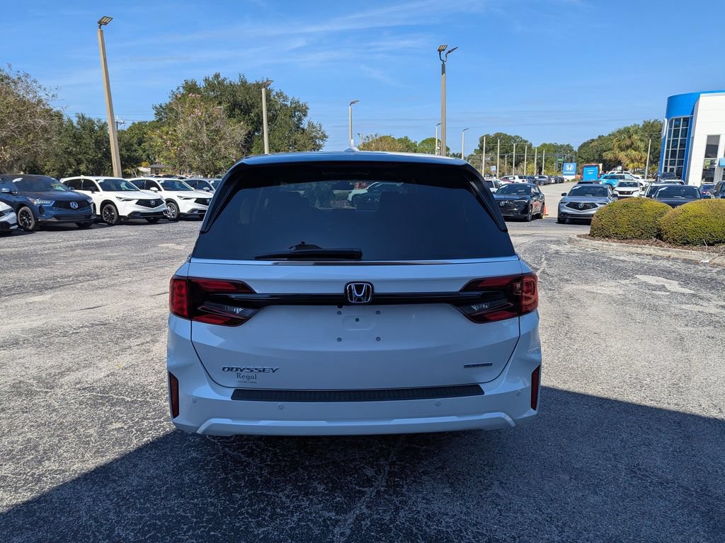 New 2026 Honda Odyssey Touring image 4