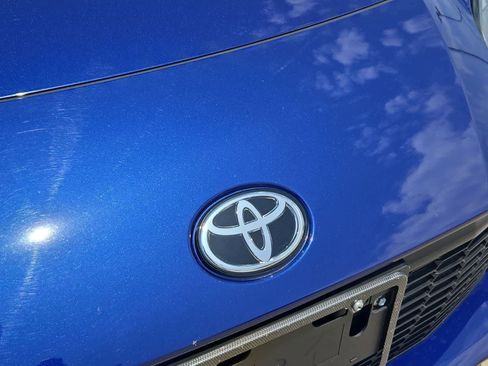 Used 2022 Toyota GR86 RWD image 10