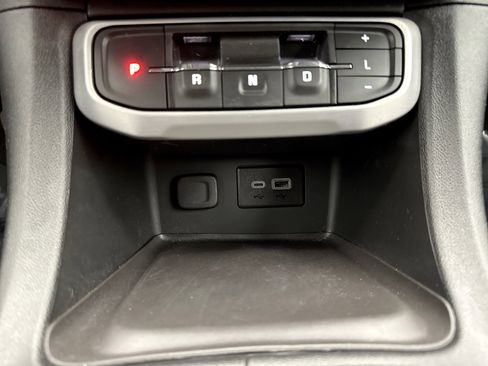 Used 2023 GMC Acadia SLE w/ Driver Convenience Package image 15