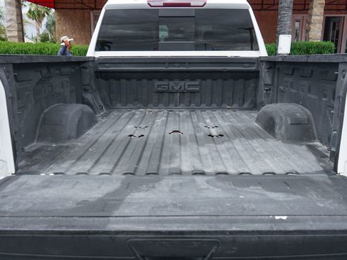 Used 2020 GMC Sierra 2500 SLE w/ Preferred Package AWD/4WD image 8