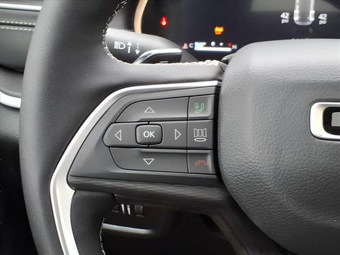 New 2025 Jeep Grand Cherokee Altitude image 23