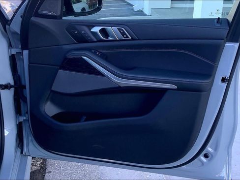 Used 2025 BMW X5 xDrive40i image 24