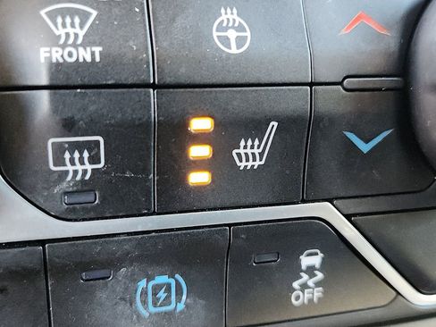 Used 2021 Jeep Wrangler Unlimited Sahara w/ Cold Weather Group image 25