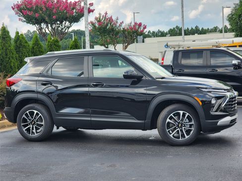 New 2026 Chevrolet TrailBlazer LT w/ Driver Confidence Package image 3