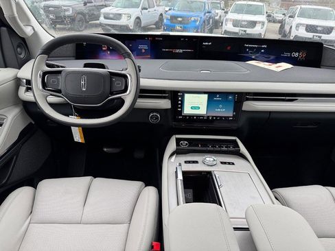 New 2025 Lincoln Navigator Reserve image 14