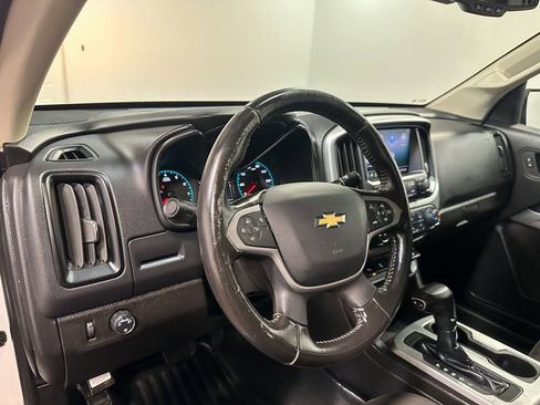 Used 2021 Chevrolet Colorado LT w/ Fleet Safety Package image 8